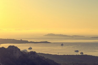 Similar image 21306303