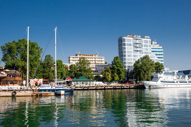 Similar image 21329640