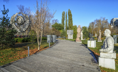 Similar image 21337054