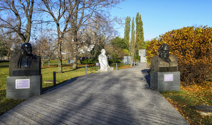 Similar image 21337056