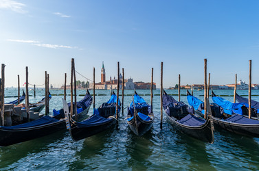 Similar image 21340624