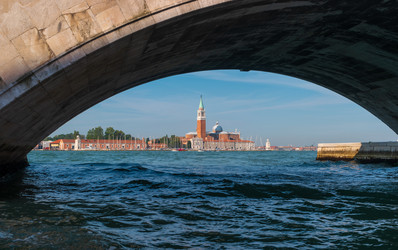 Similar image 21340627