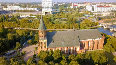 Similar image 21373440