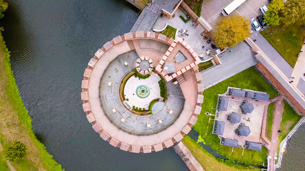 Similar image 21372300