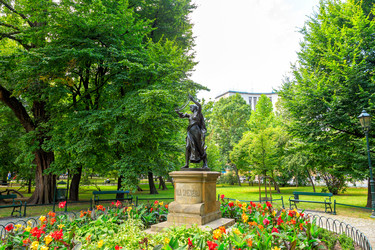 Similar image 21373472