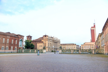 Similar image 21373480