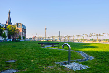 Similar image 21351908