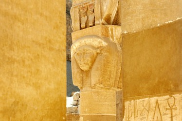 Similar image 21392180