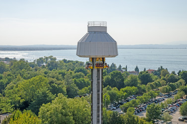 Similar image 21393585