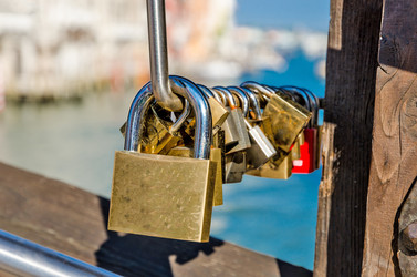 Similar image 21393312