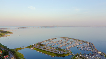 Similar image 21388540