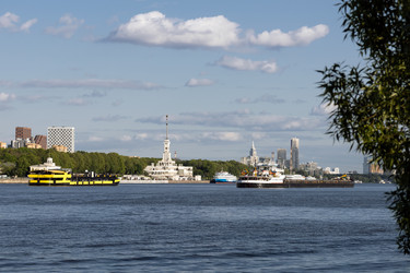 Similar image 21505440