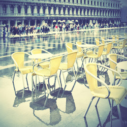 Similar image 21515615