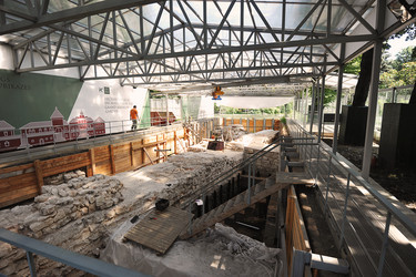 Similar image 21543955