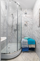 Similar image 21645438