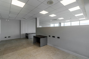 Similar image 21654296