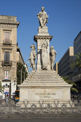 Similar image 21664204