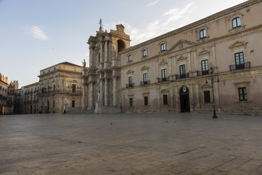 Similar image 21664213