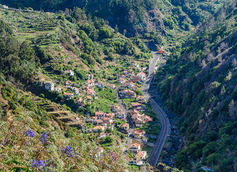 Similar image 21668110