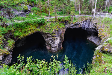 Similar image 21669037