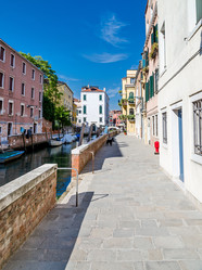 Similar image 21686096