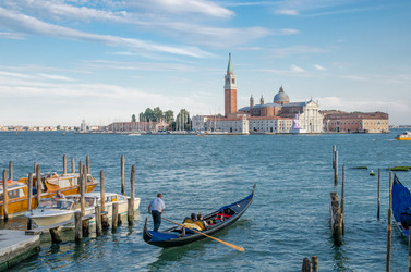 Similar image 21686098