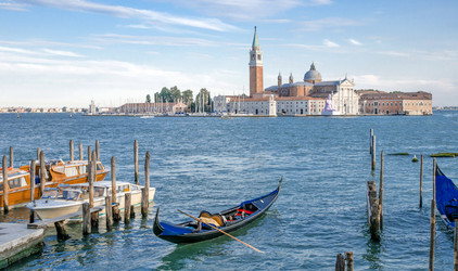 Similar image 21686099