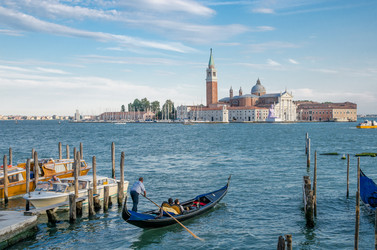 Similar image 21686100