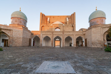 Similar image 21690312