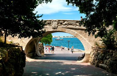 Similar image 21690885