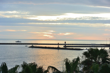 Similar image 21714396