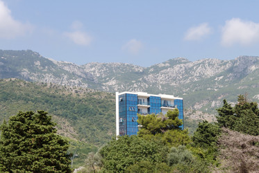 Similar image 21784181