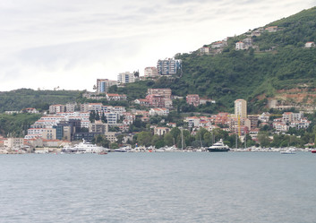 Similar image 21784388