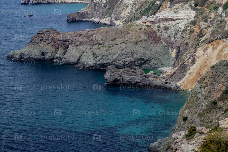 Фотография на тему Скалы и море .Пляж «Царское село» | PressFoto