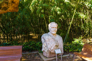 Similar image 21813119