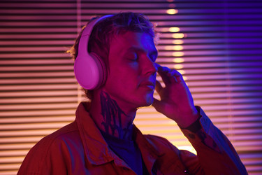 Similar image 21800351