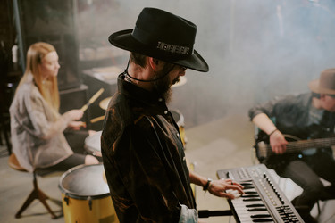 Similar image 21863211