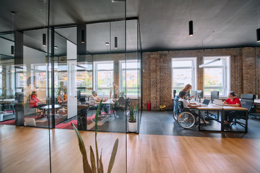 Similar image 21878045