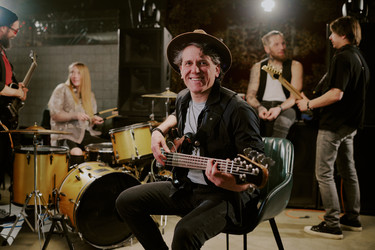 Similar image 21864275