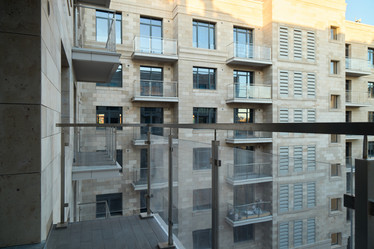 Similar image 21996341