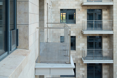 Similar image 21996353