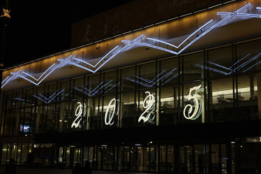 Similar image 21999008