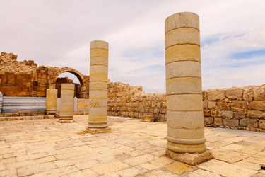 Similar image 22012700