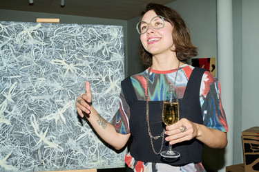 Similar image 22000795