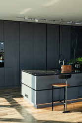 Similar image 21999845