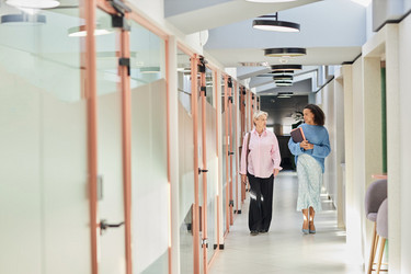 Similar image 21999680