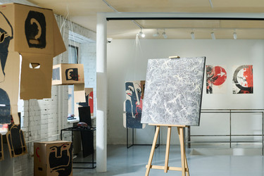 Similar image 22000761