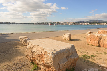 Similar image 22042003