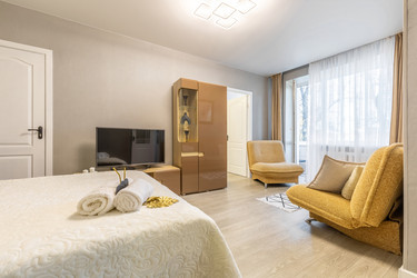 Similar image 22070017