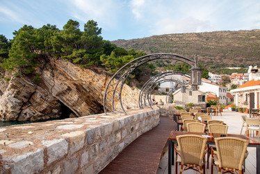 Similar image 22071834